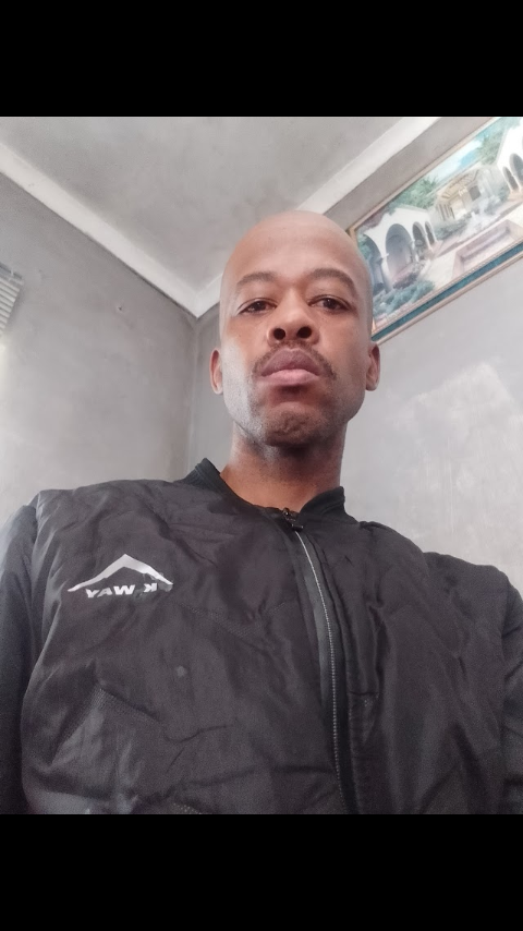 Nhlakanipho Wisdom Dlomo