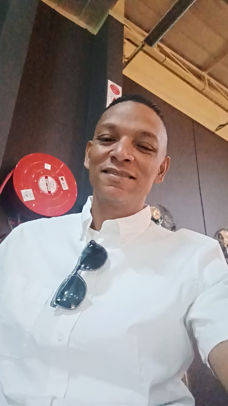 Elton Roberts